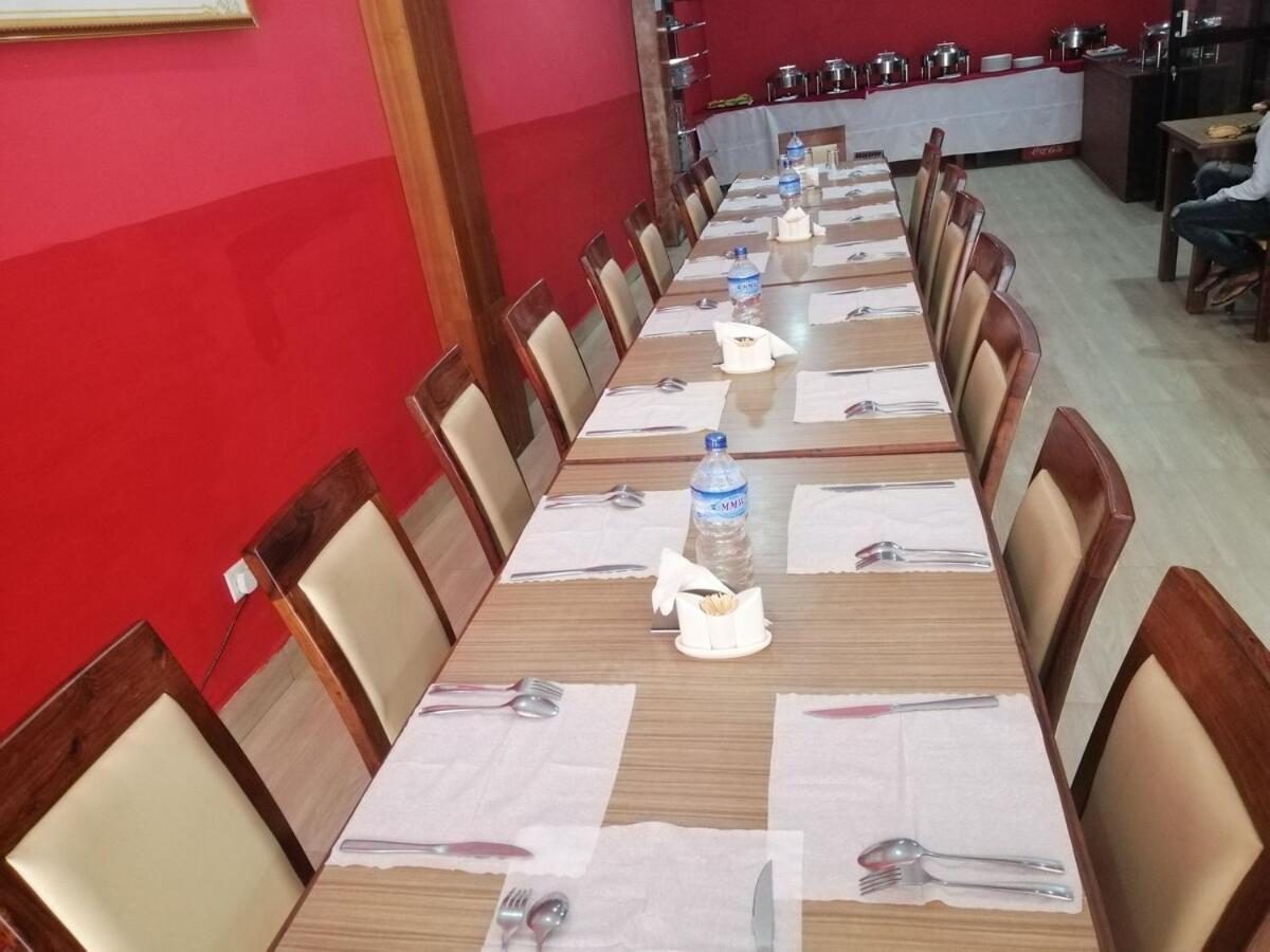 Hotel Suramma Rummindei Luaran gambar